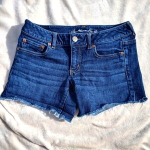 American Eagle Stretch Size 6 Jean Shorts!